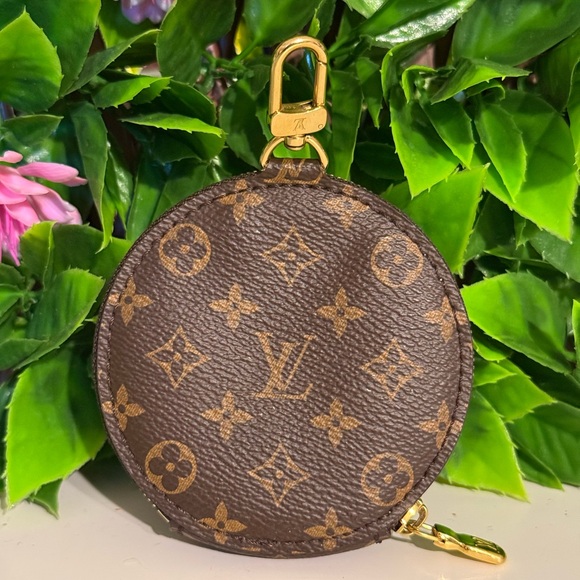 Louis Vuitton Handbags - Louis Vuitton Monogram Key Charm Pouch